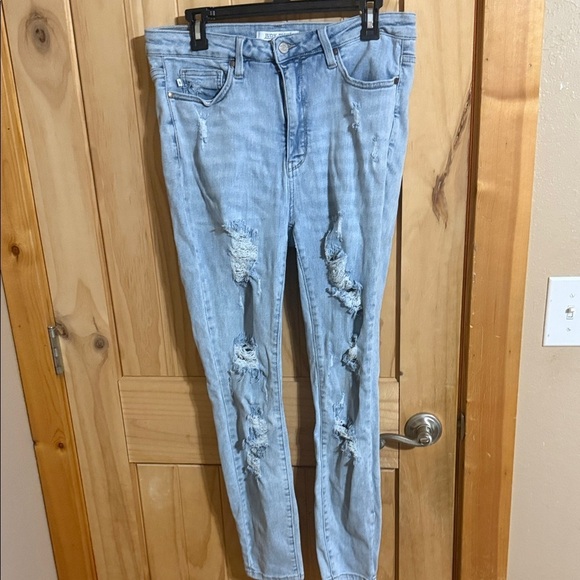 Judy Blue Denim - Judy Blue High Rise style JB88431 Light Wash Distressed Women’s Jeans